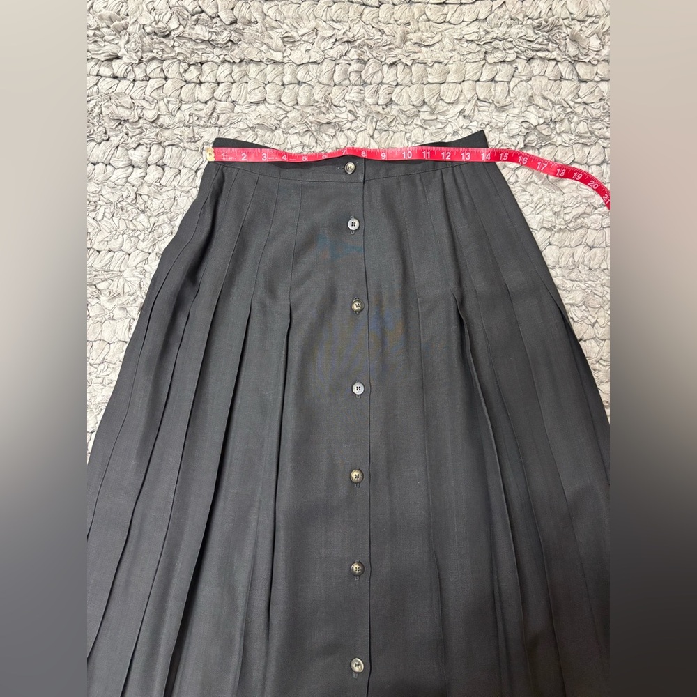 Elegant Vintage Jones of New York Black Pleated Skirt - Picture 4 of 5